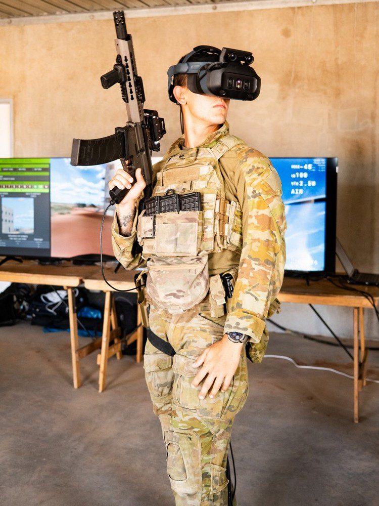 Operator training on VECTOR with the gas-recoiling training weapon